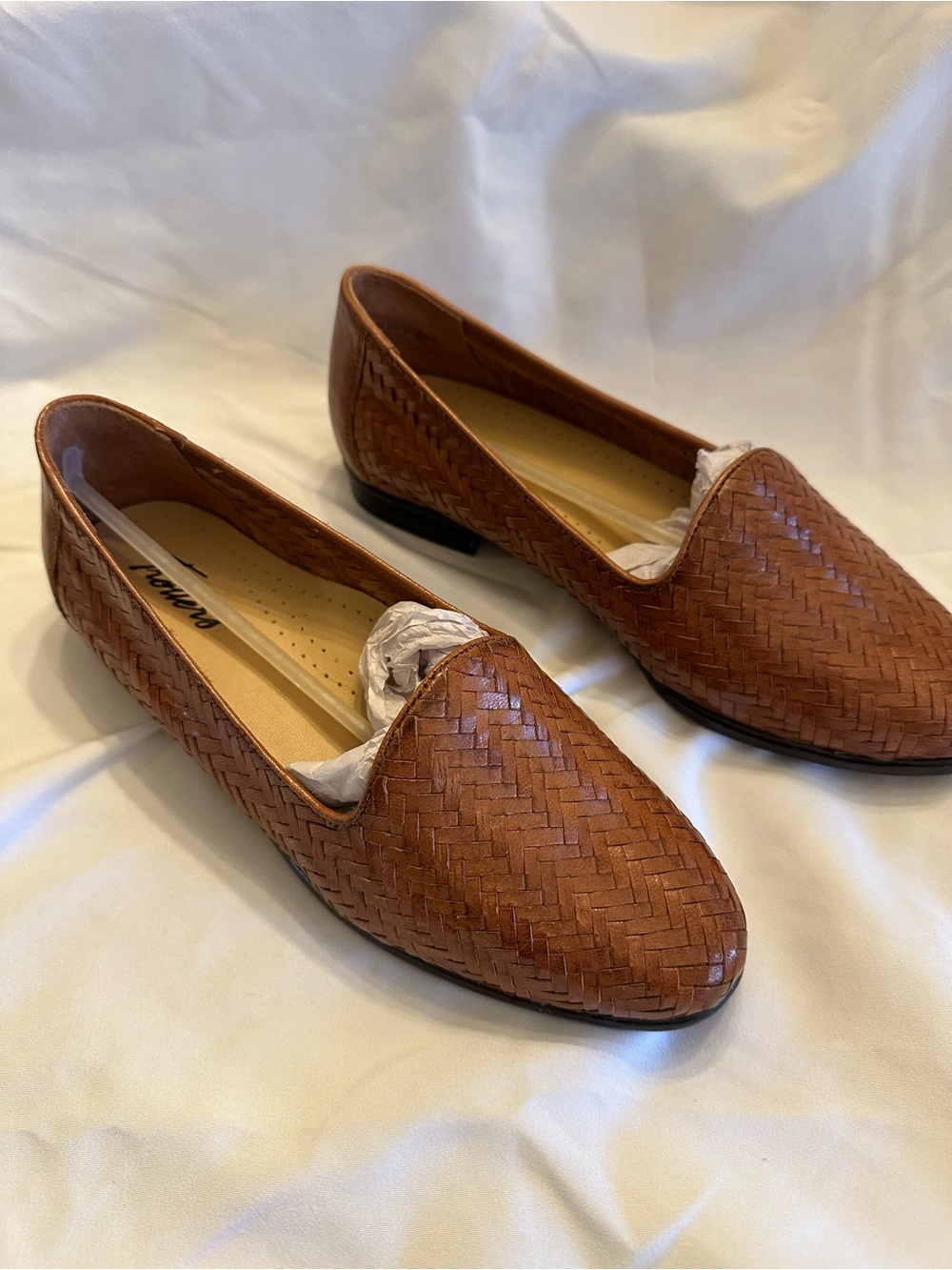 Trotters-NWOT Liz lll Brown Woven Slip-On Loafers in Cognac Brown - Women
